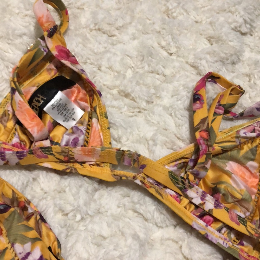 Beach Riot bikini 👙 - Picture 8 of 9